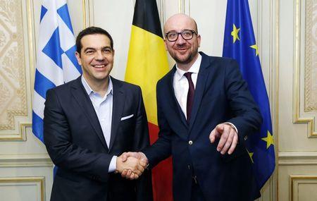 Thủ tướng Bỉ Charles Michel (phải) và Thủ tướng Hy Lạp Alexis Tsipras. Ảnh: Reuters