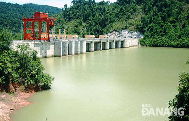 Các nhà máy thủy điện ở thượng nguồn sông Vu Gia - Thu Bồn đang phối hợp tích trữ, điều tiết nước hợp lý, bảo đảm cấp nước sinh hoạt và nước tưới cho hạ du đến ngày 31-8-2015.