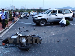 An accident on Thuan Phuoc Bridge in central Da Nang city on July 13 (Photo: VNA)