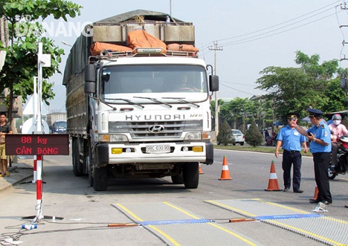 A truck ready to have its load weighed