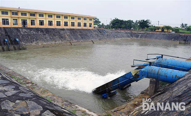 Sản xuất nước thô tại Nhà máy nước Cầu Đỏ bị tê liệt và hiện đang đón lượng nước ít ỏi được bơm chuyển nguồn về từ Trạm bơm An Trạch.