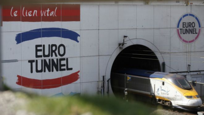 Eurotunnel đang yêu cầu chính phủ Anh và Pháp bồi thường