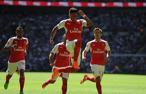 Chamberlain ghi bàn giúp Arsenal giành chiến thắng