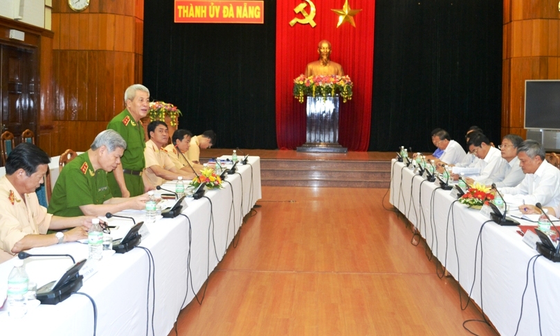 Trung tướng Tô Thường phát biểu tại buổi làm việc với   thành phố Đà Nẵng