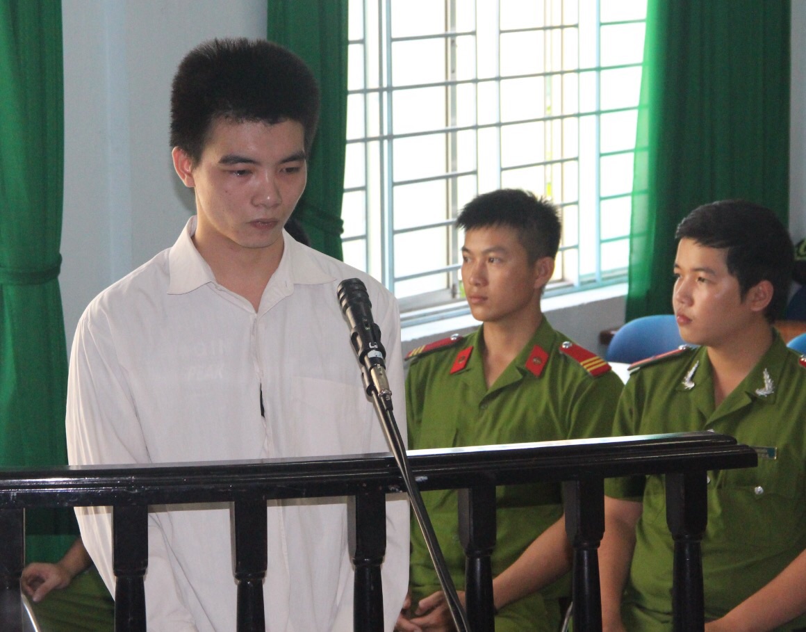 Phan Thanh Hải lãnh 42 tháng tù về tội “Cướp tài sản”  