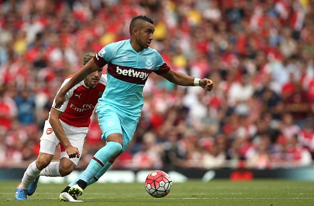 Dimitri Payet là một trong những cầu thủ giúp West Ham làm nên bất ngờ khi hạ Arsenal 2-0. Payet được mùa về từ Marseille với phí 14 triệu đôla. Anh là người kiến tạo trong bàn đầu tiên của West Ham.