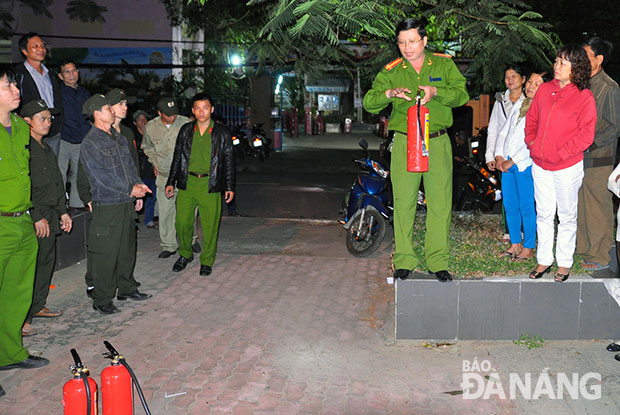 Tuyên truyền kiến thức về phòng cháy, chữa cháy cho người dân phường Hòa Cường Bắc.