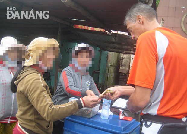 Bán hàng không đúng giá, chèo kéo khách sẽ làm mất hình ảnh thành phố Đà Nẵng thân thiện, mến khách. (Ảnh mang tính minh họa)