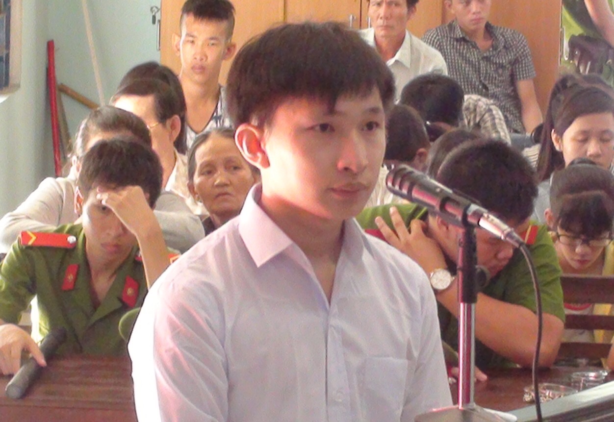 Nguyễn Quốc Hà lãnh 4 năm tù về tội “Vận chuyển trái phép chất ma túy”.