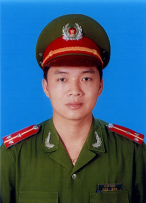 Thượng úy Lê Tất Thành