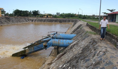 The Cau Do Waterworks in Da Nang operates below the real capacity because sea water has predominated in the Cam Le River these days.