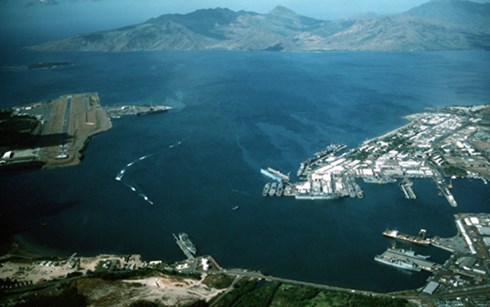 Trạm hải quân Philippines (phải) ở Vinh Subic. (Ảnh: Wikipedia)