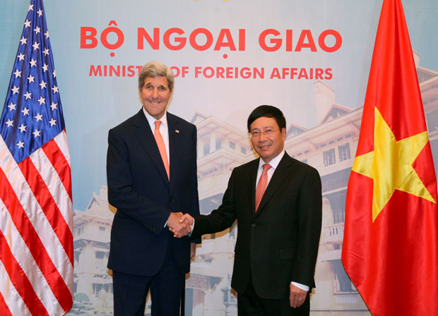 Phó Thủ tướng, Bộ trưởng Ngoại giao Phạm Bình Minh đón và hội đàm với Bộ trưởng Ngoại giao Mỹ John Kerry sang thăm chính thức Việt Nam ngày 7-8-2015.Ảnh: TTXVN