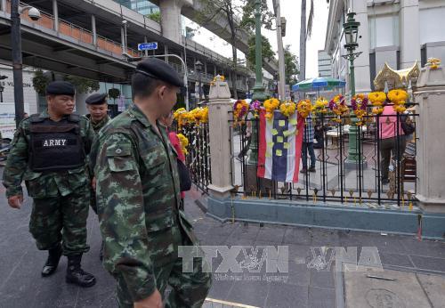 Binh sĩ Thái Lan tuần tra tại một khu đền ở thủ đô Bangkok ngày 23/8. Ảnh: AFP/TTXVN