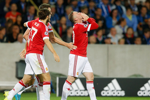 Rooney ăn mừng sau khi có bàn thắng