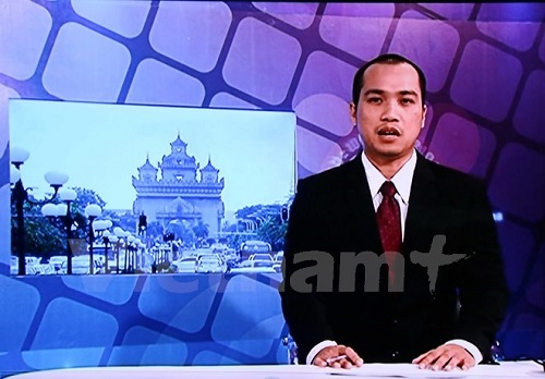 News programme in Vietnamese is broadcast live from 18:00 to 18:15 from Monday to Friday.