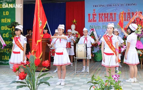 Academic year begins for thousands of pupils - Da Nang Today - News ...