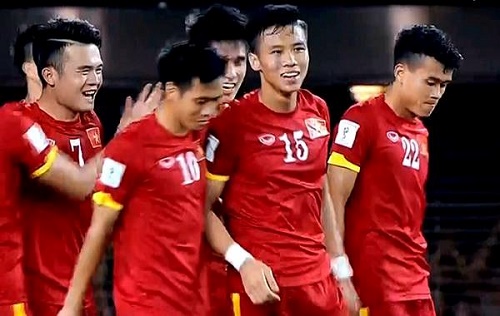 Vietnamese players celebrate scoring against Chinese Taipei. (Source: vnexpress.net)