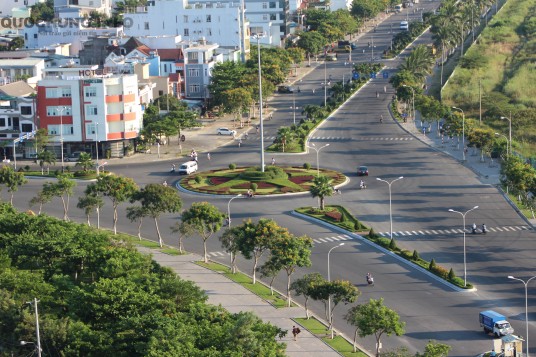 Nút giao đường 3/2 - Nguyễn Tất Thành - đường dẫn lên cầu Thuận Phước. Ảnh: Quochunginfo