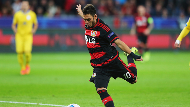 Callhanoglu đã đóng vai trò quan trọng trong chiến thắng của Bayer Leverkusen trước BATE Borisov.