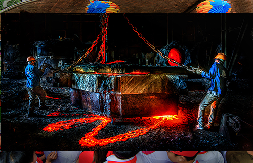 'Luyen Thep' (Steel Refining) took 2nd prize in the 2015 ‘Panoramic Views of Da Nang’ contest.