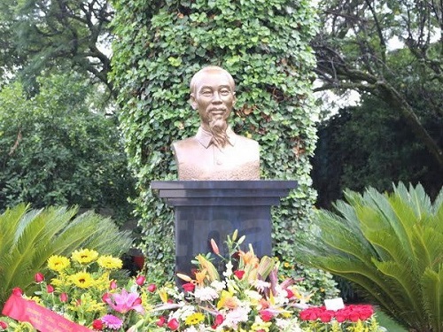 President Ho Chi Minh statue at Vietnamese Embassy's headquarters in Mexico 