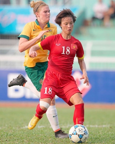 Nguyen Thi Minh Nguyet seen during recent ASEAN championship in HCM City. Nguyet scores a double in a 2-0 win against Thailand in the second qualification of the 2016 Olympic Games on September 22. (Photo:vff.org.vn)