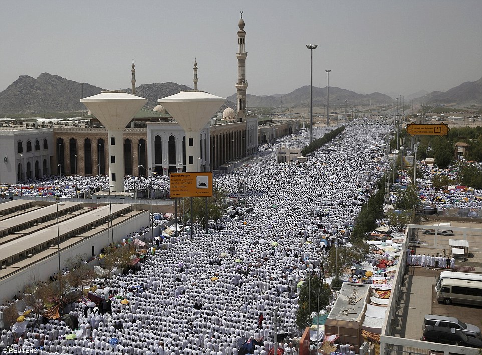 Dòng người hành hương đổ xô về Mecca