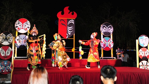 An impressive Tuong street performance by the theatre’s artistes