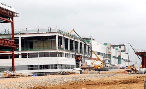 Construction of LG plant in Trang Due industrial park, Hai Phong City. (Photo: VNA)