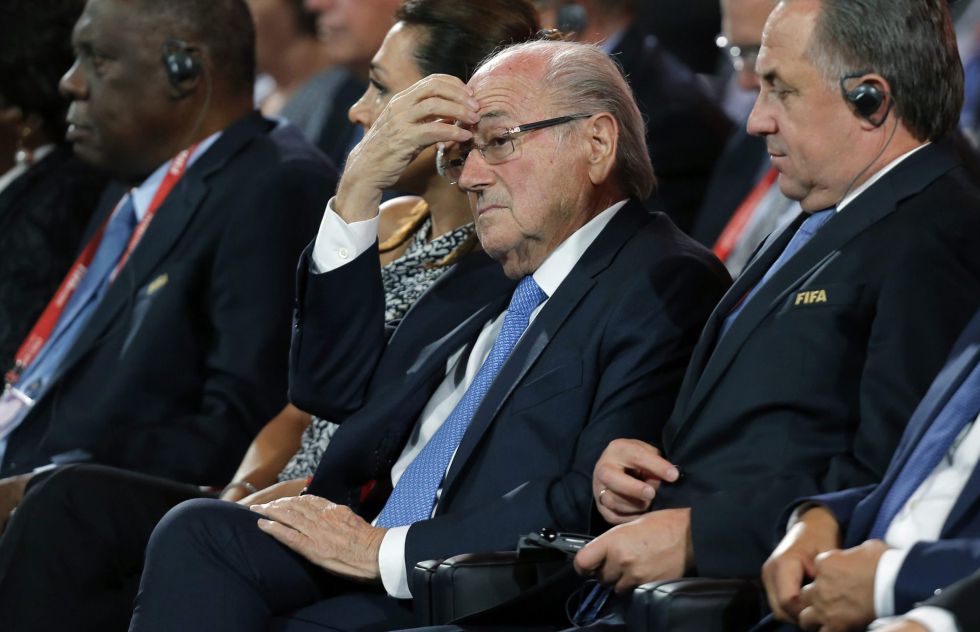 Blatter sẽ tạm rời chức vụ trong khoảng 3 tháng