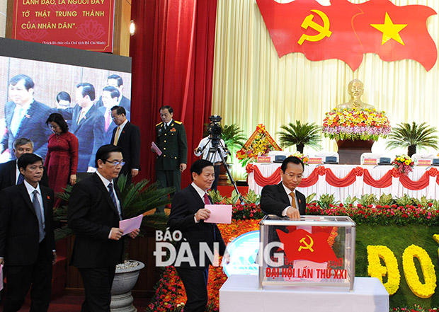 Đồng chí Nguyễn Xuân Anh tham gia bầu cử BCH Đảng bộ thành phố khóa XXI.