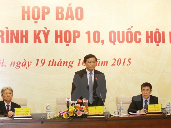Chủ nhiệm Văn phòng Quốc hội Nguyễn Hạnh Phúc trả lời các câu hỏi của báo chí. (Ảnh: Phương Hoa/TTXVN)