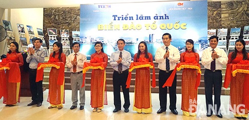 The ribbon-cutting ceremony to open the exhibition