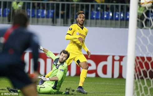 Trận bóng Dortmund-Qabala tại Azerbaijan.