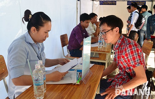 An interviewee at a jobs fair in the city