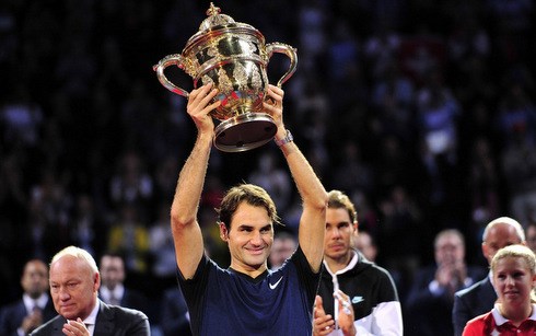 Federer thêm một lần nữa đăng quang trên sân nhà. (Ảnh: Sky Sports)