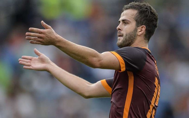 Mục tiêu của MU - Miralem Pjanic đang chơi rất hay trong màu áo Roma, anh có 6 đường 