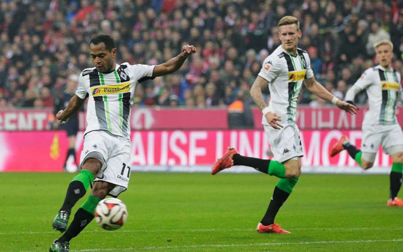 Raffael (Borussia Monchengladbach) đứng ở vị trí tiếp theo với 7 đường kiến tạo.