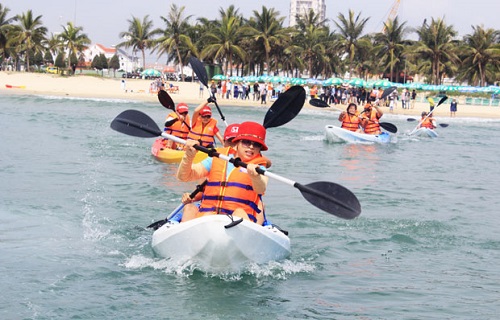 A kayak race in the city’s Beach Tourism Season 2014 