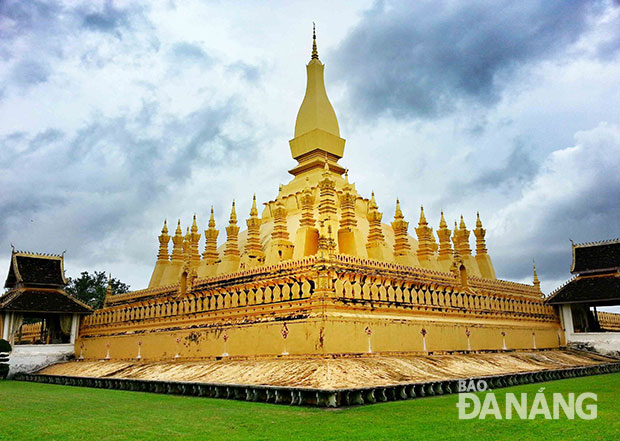 Một góc That Luang ở thủ đô Vientiane - biểu tượng của đất nước Lào.