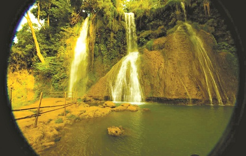    ‘Dai Yem’ (Pink Blouse) Waterfall in Muong Sang Commune, Moc Chau District, Son La Province