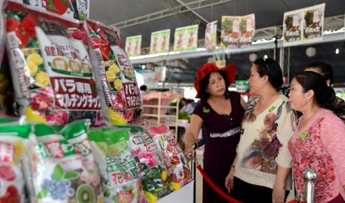 Visitors are pictured at the expo in Ho Chi Minh City on December 6, 2015.