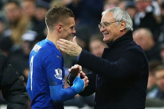 HLV Claudio Ranieri và tiền đạo Jamie Vardy.