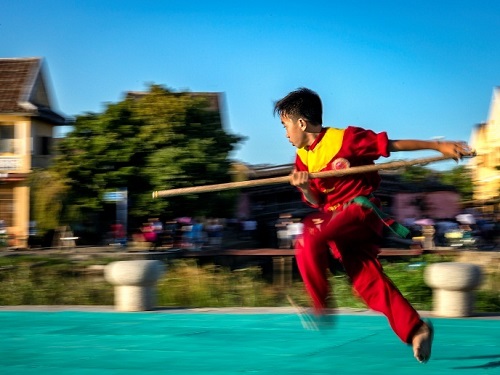  ‘Truong Con’ (Stick Fighting)