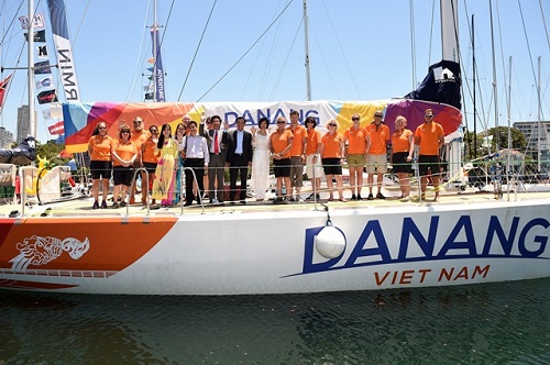 Representatives from Da Nang visiting the Da Nang-Viet Nam team's racing yacht in Australia