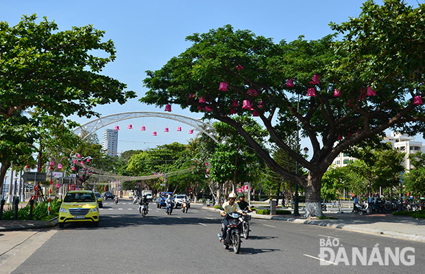 giao thông đô thị hướng đến giao thông xanh, thông minh phục vụ người dân và khách du lịch. 