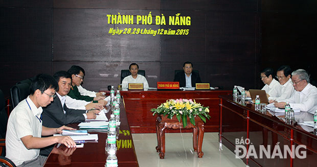 Bí thư Thành ủy Nguyễn Xuân Anh và Chủ tịch UBND thành phố Huỳnh Đức Thơ chủ trì điểm cầu Đà Nẵng. 						           ảnh: S.TRUNG