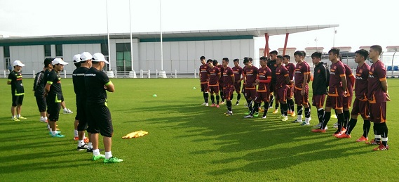 Đội U-23 Việt Nam trên sân tập ở Qatar.