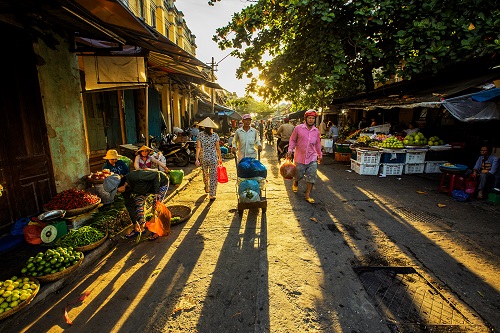    ‘Cho Rau Qua’ (Fruit and Vegetables Market)